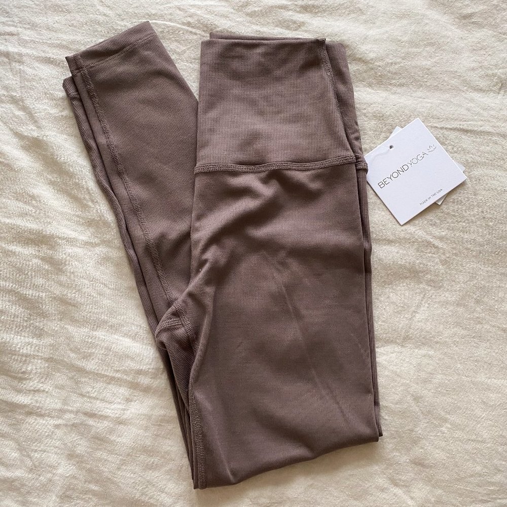 *NWT* Beyond Yoga Ribbed High-Waisted Midi Legging
